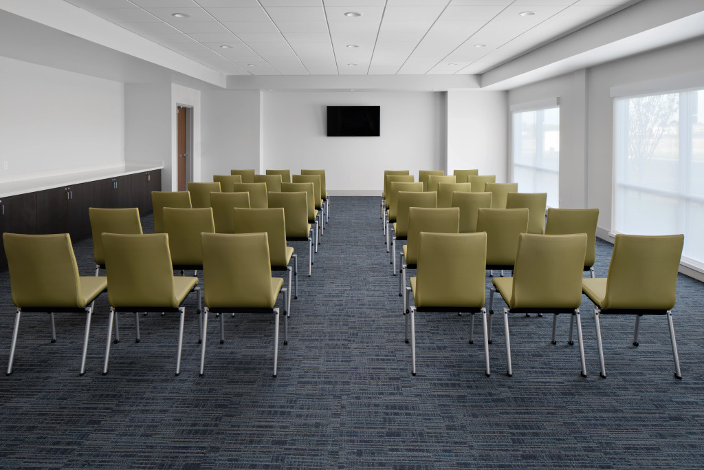 Holiday Inn Express & Suites Elkhorn - Lake Geneva Area by IHG