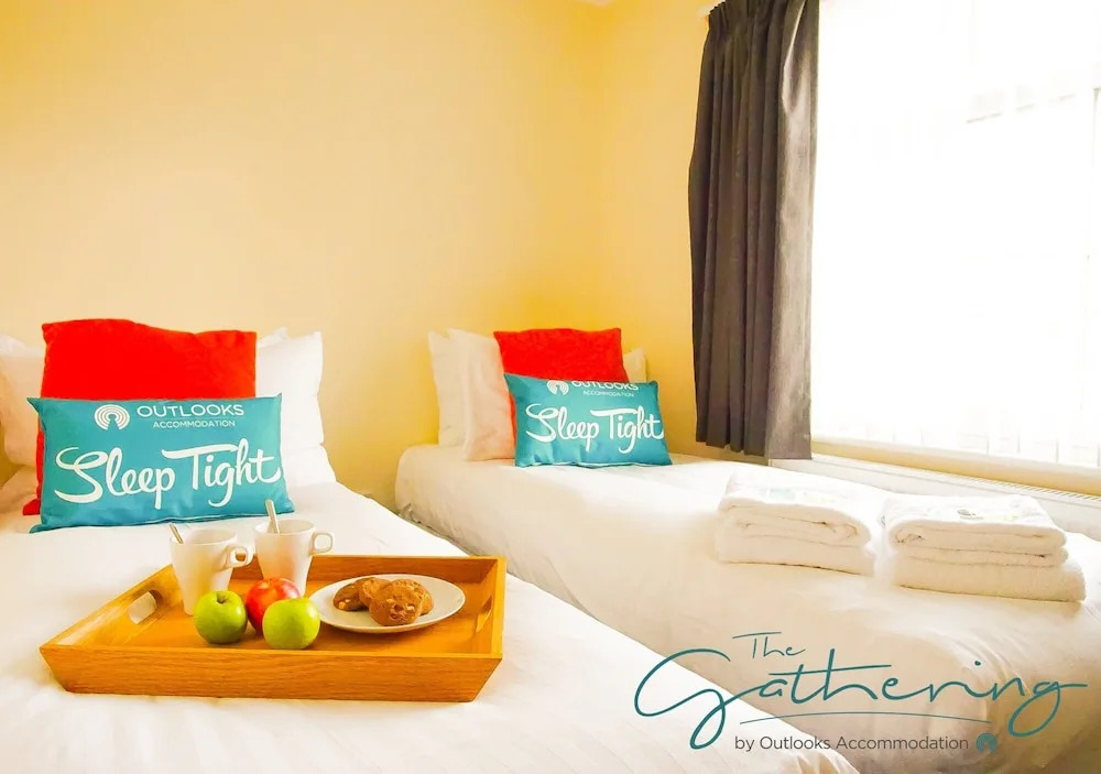 The Gathering Chester 1 – Sleeps 14 – Very Close to City Centre & Racecourse & Within Walls