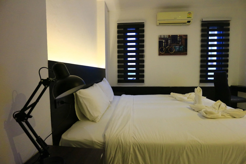 Azz Hotel