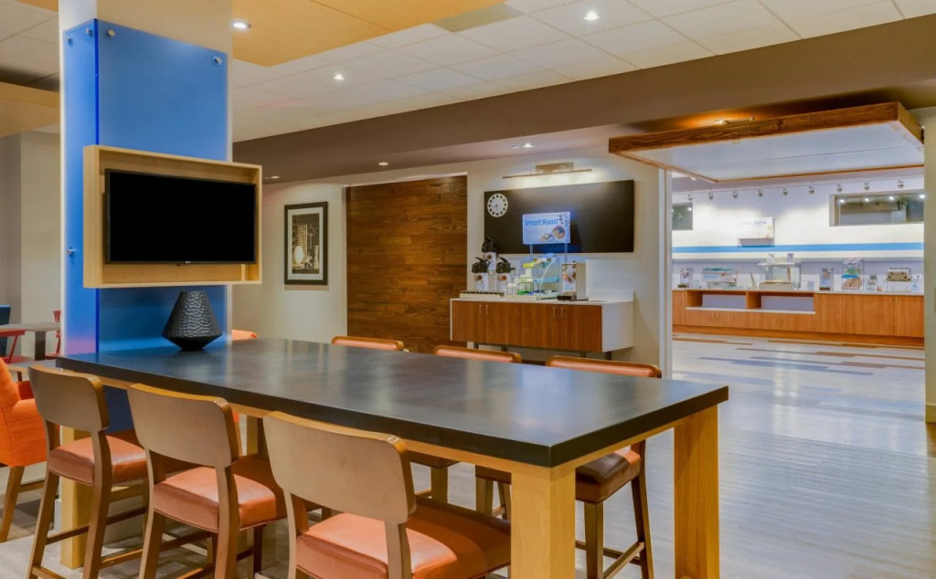 Holiday Inn Express & Suites Ft. Washington - Philadelphia by IHG