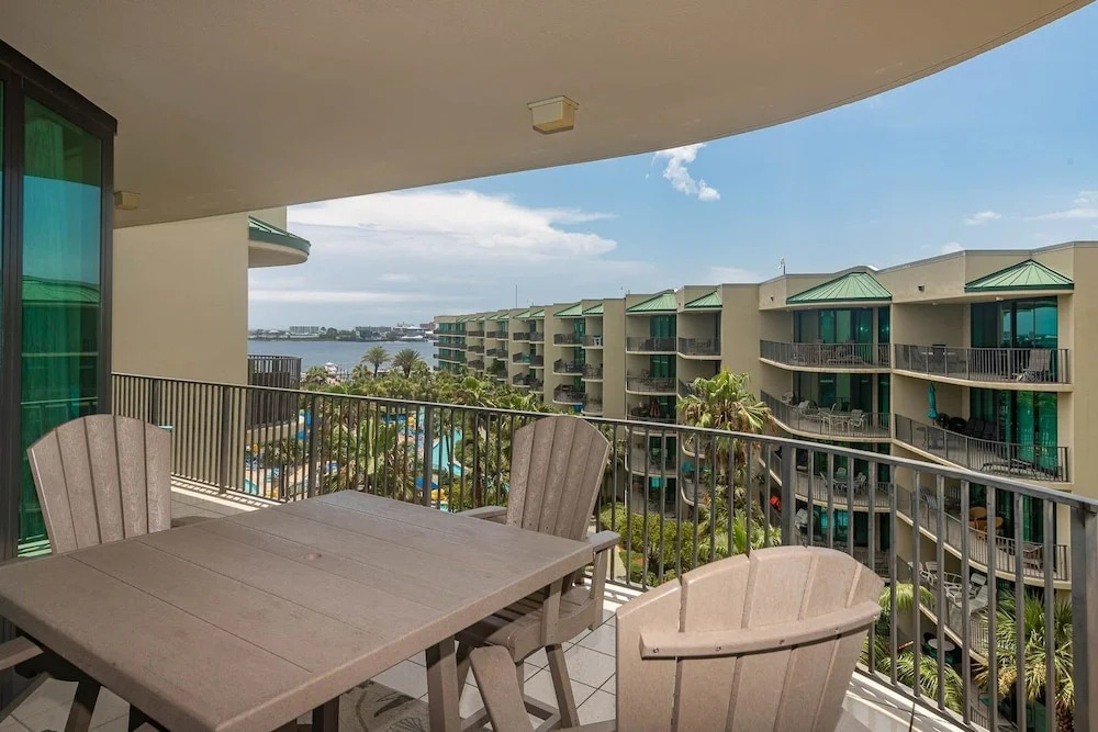 Phoenix On The Bay 1522 3 Bedroom Condo by Redawning, Orange Beach