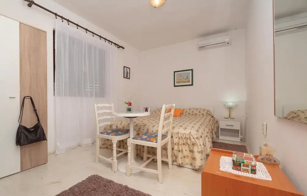 Stunning Home in Korcula With Wifi and 6 Bedrooms