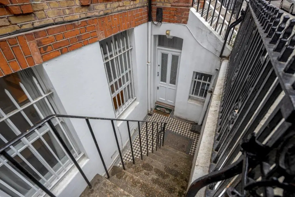 Earl's court 2 Bed Apartment Nevern Square 4