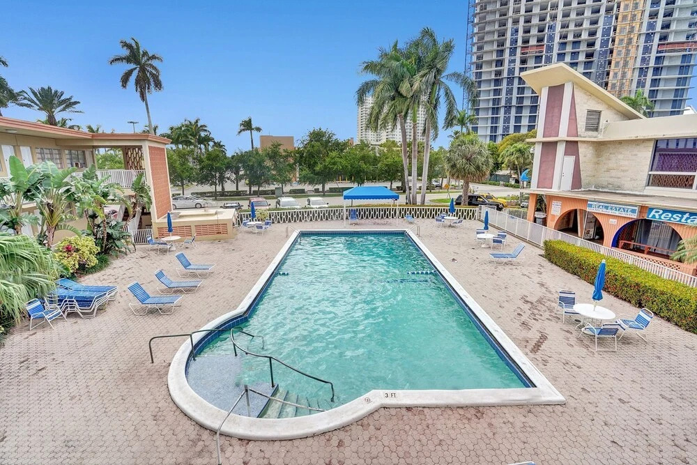 Gorgeous River-view Apartment Hallandale Beach :)