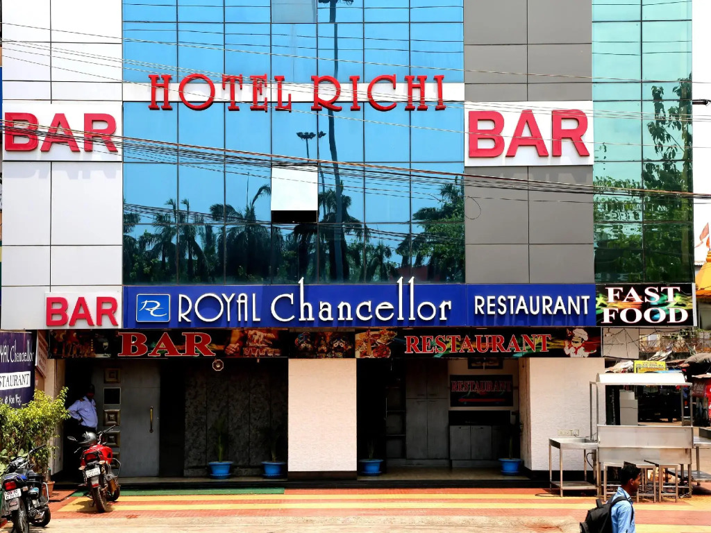 Hotel Richi Palace