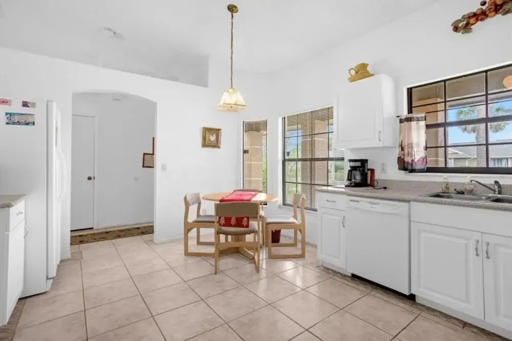 3 Bedroom Budget Home - Private Pool