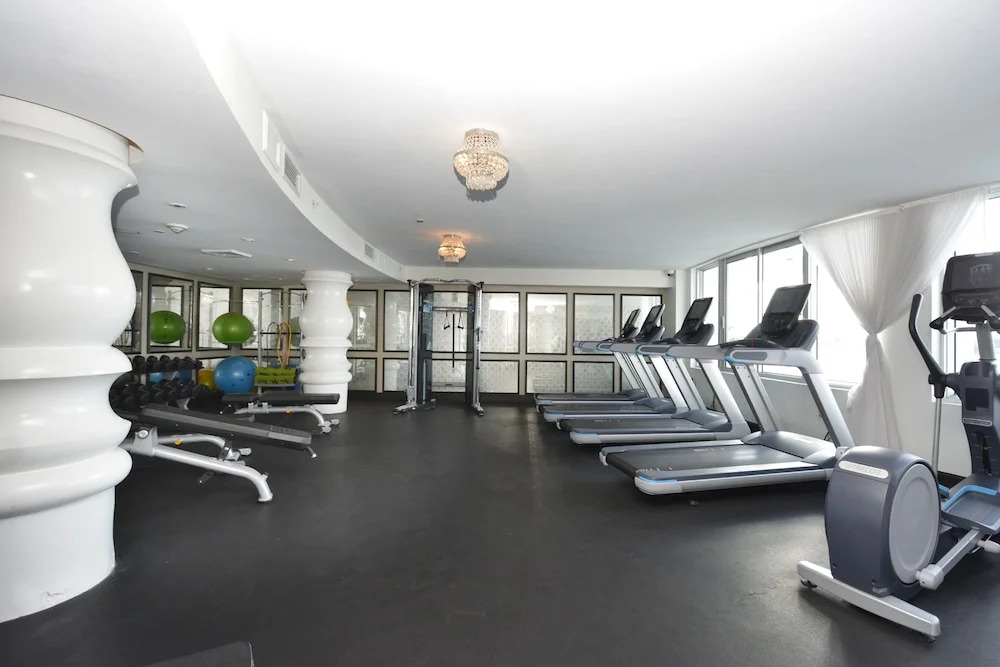 Suite 1100 West Av - in a 4 Hotel Pool With DJ #601