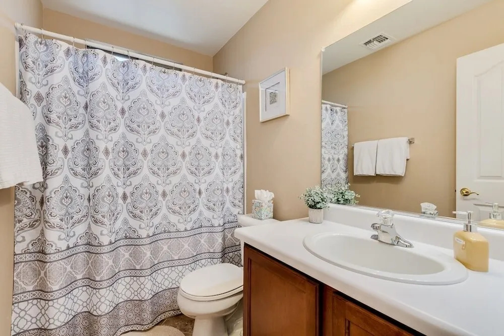 Stratford Place - 4 Br home by RedAwning