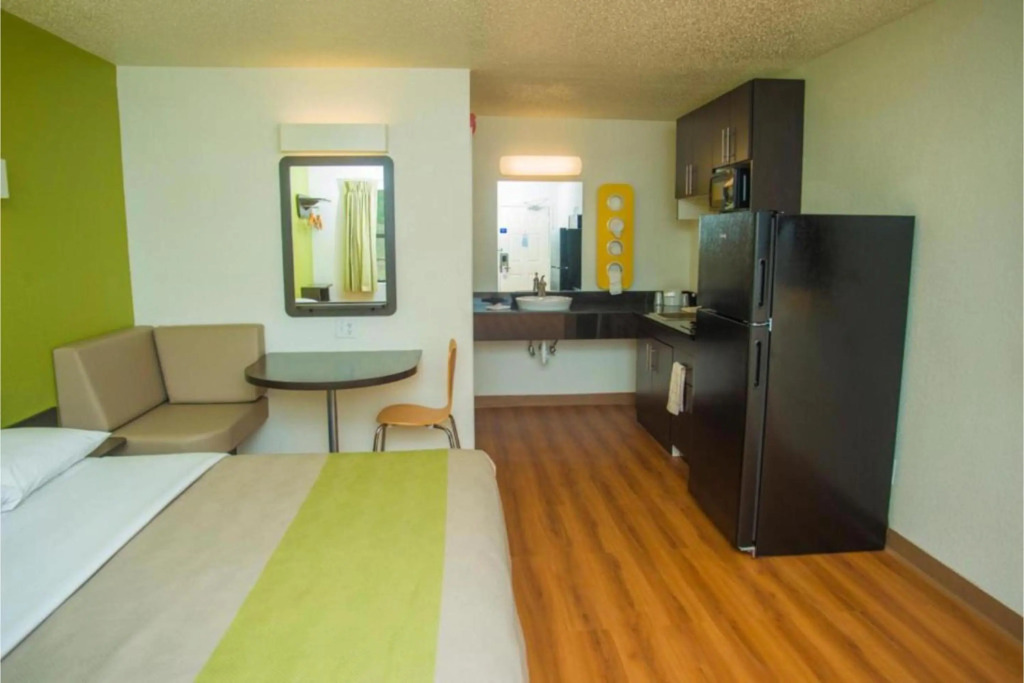Motel 6-Palestine, TX
