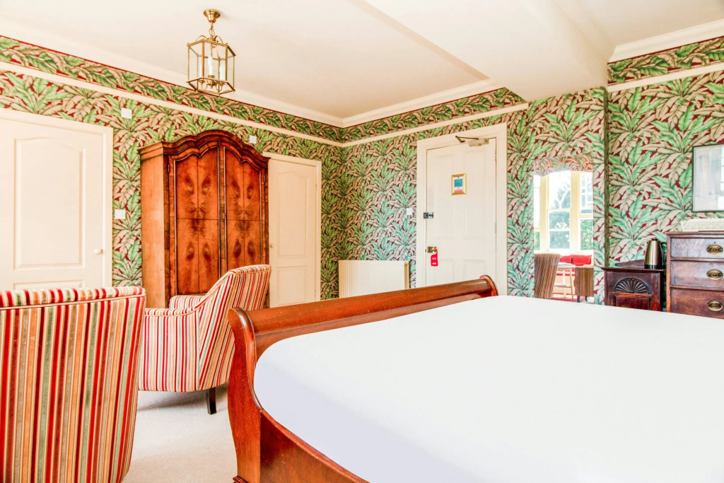 Orestone Manor Hotel