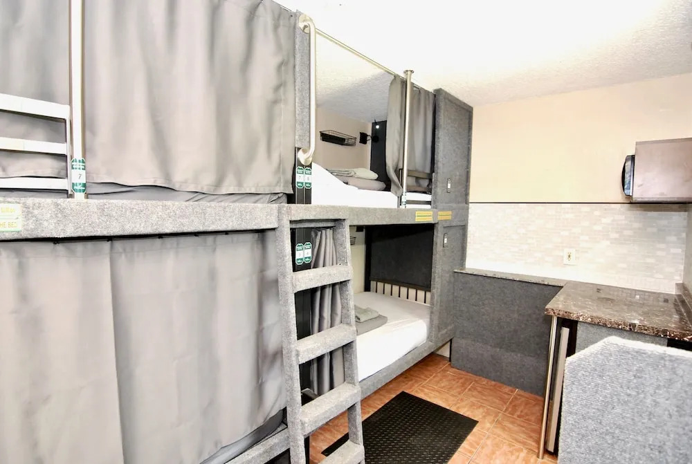 Casa Blanca Hostel
