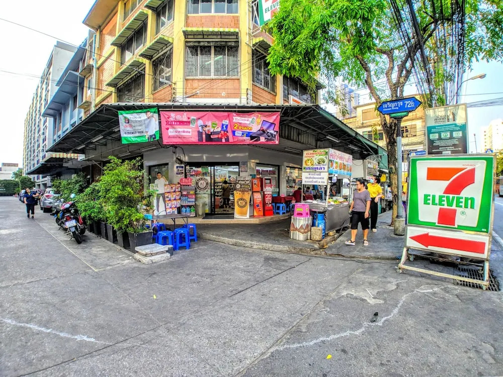 Zuzu Hostel