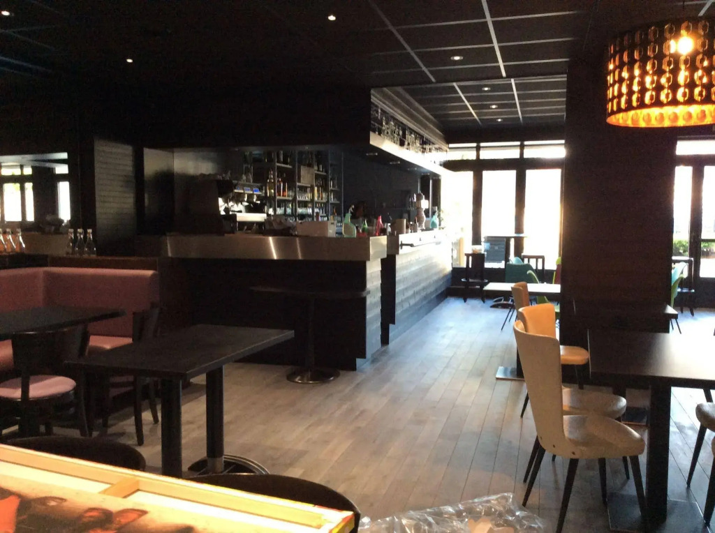 Le Relais De La Place & Le Vintage