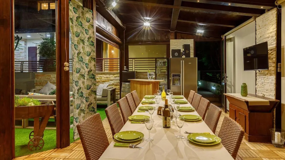 VILLA ALAIS 8, Emma Villas