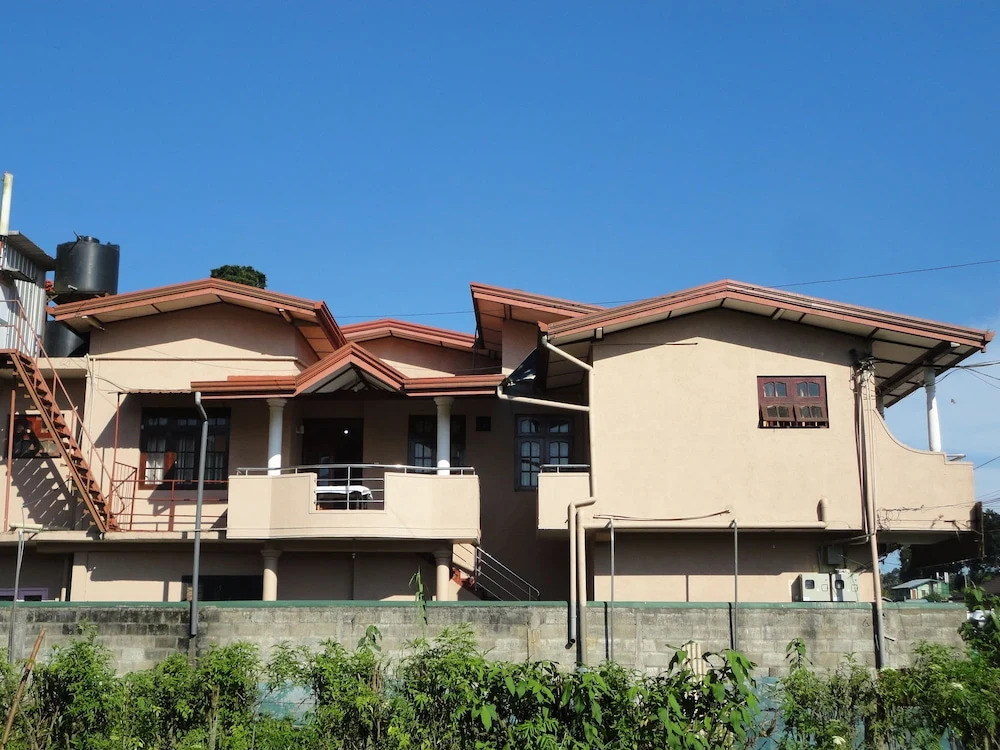 Thuvaraga Inn