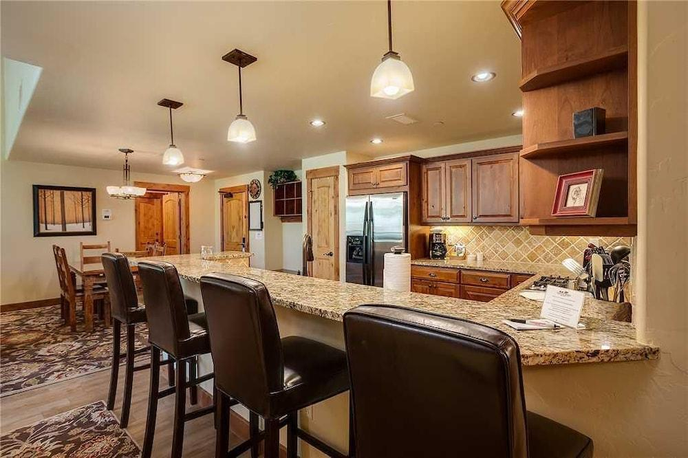 5307 Emerald Lodge, Trappeur's Crossing Apartment 4