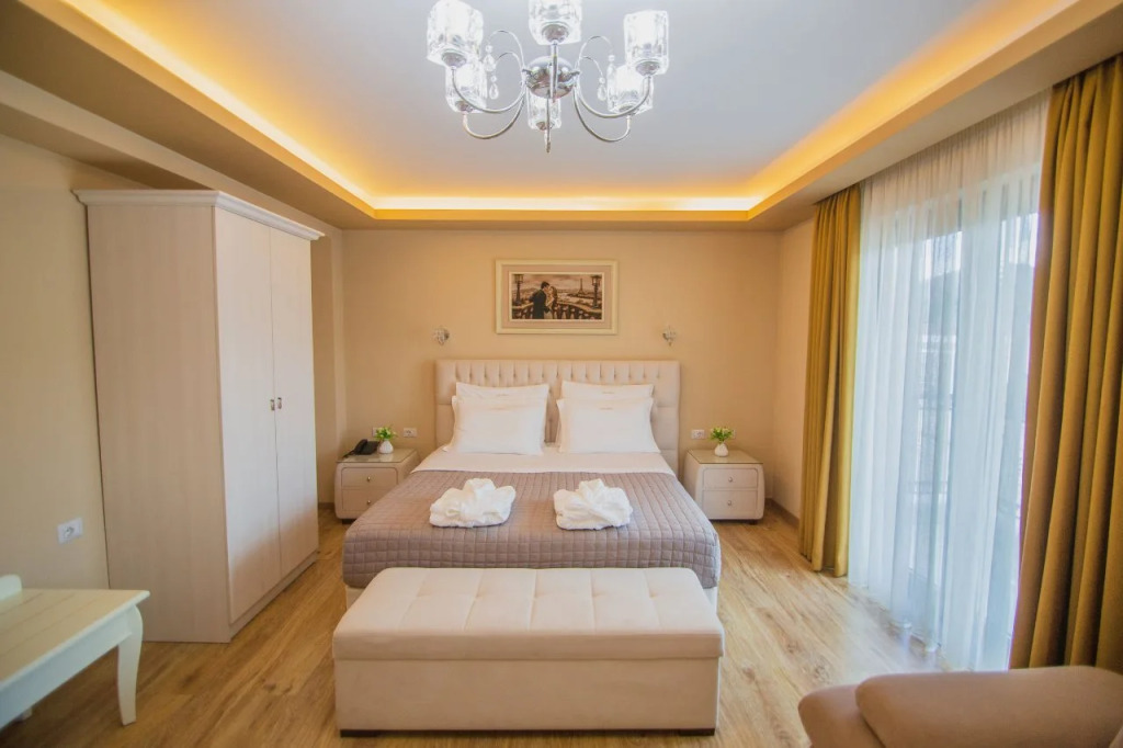 Christis Hotel Borova
