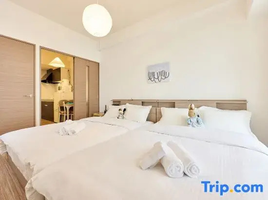 Shinsaibashi 10min Elevator Apartment with 2 Premium Double Beds and Balcony