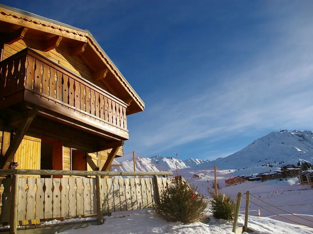 Chalet on Sunny Slopes of Plagne