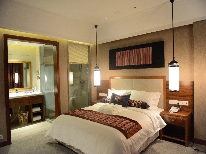 Qomo Langzong Hotel