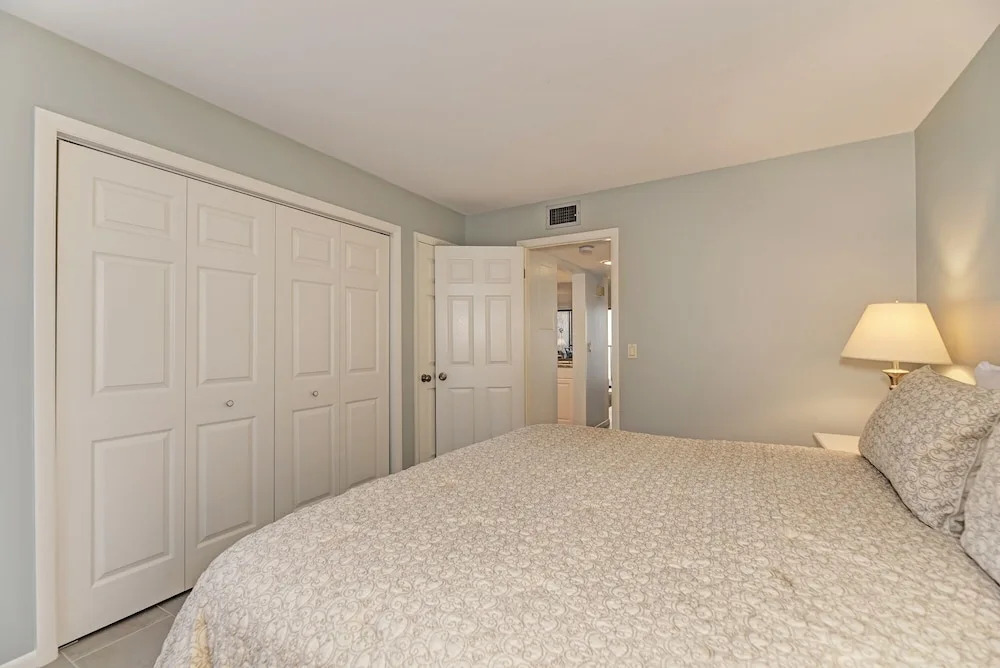 Midnight Cove Ii 127f - Updated Beach ! 2 Bedroom Condo