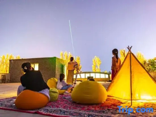 Dunhuang Xingchuige | Stargazing Themed Homestay