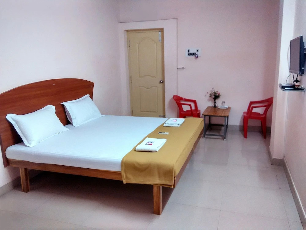 ROYAL GREEN AIRPORT TRANSIT ACCOMMODATION