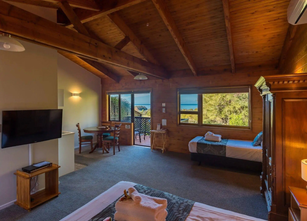Kimi Ora Eco Resort