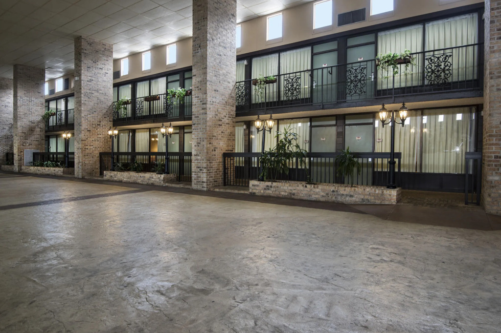 Rodeway Inn & Suites and Conference Center