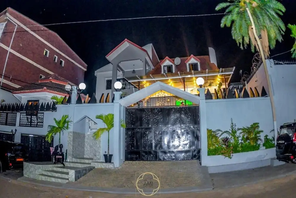 AMJ Hotel