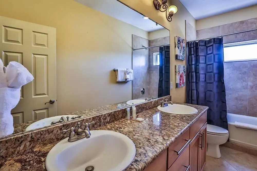 LIVIN THE DREAM 4 Bedroom Holiday Home by Five Star Properties