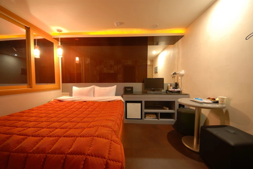 Hyu N Motel