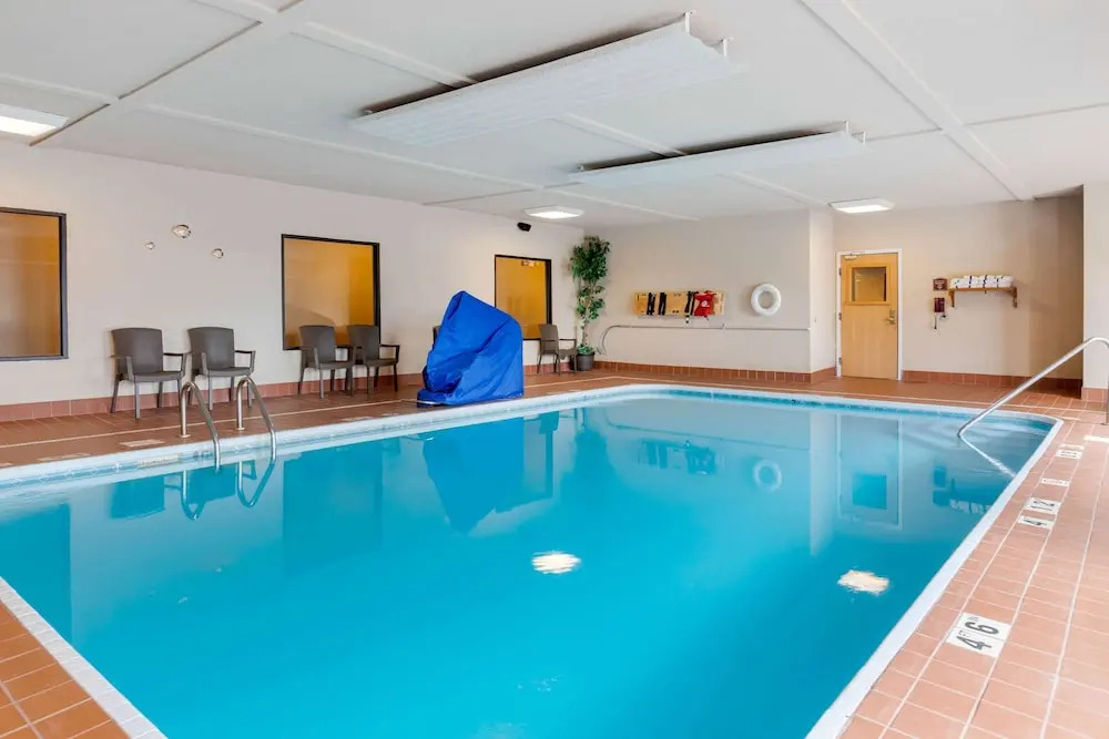 Comfort Suites