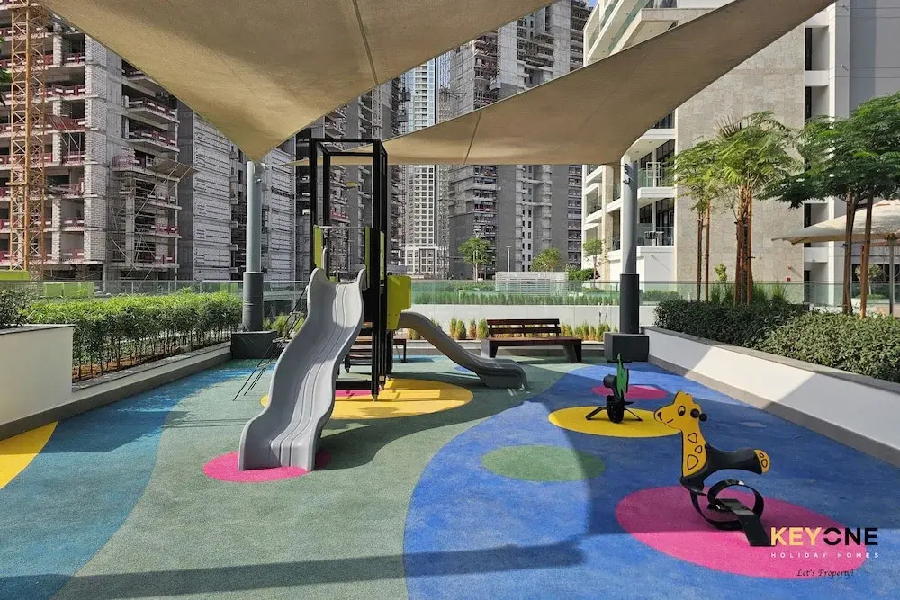Splendour Living 1BR at Azizi Riviera
