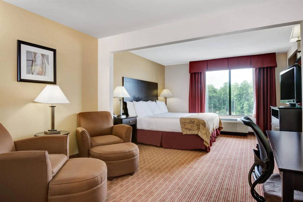 Holiday Inn Express & Suites Raleigh West - Lenovo Center by IHG