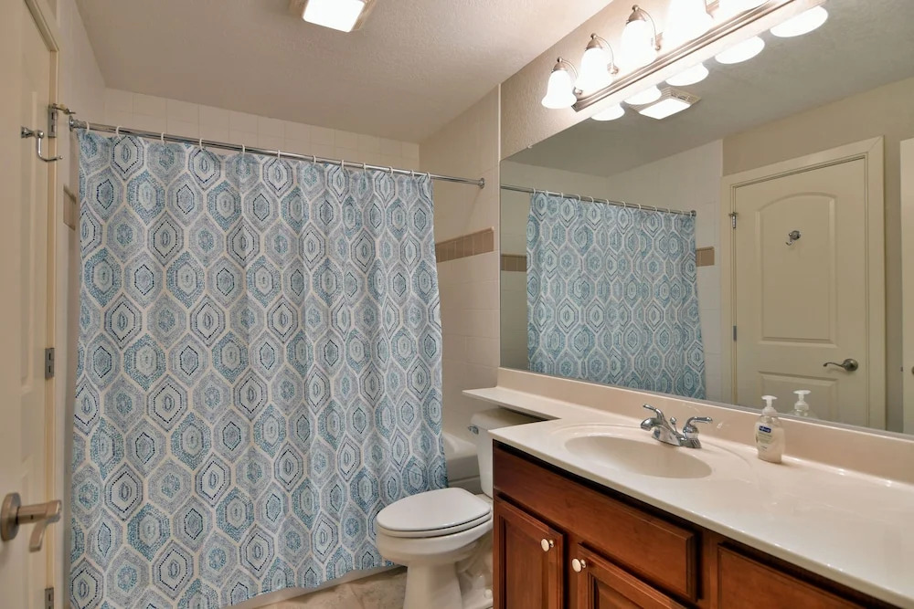 Unit 207 2 Bdrm/ 2 Ba 2 Bedroom Condo by RedAwning