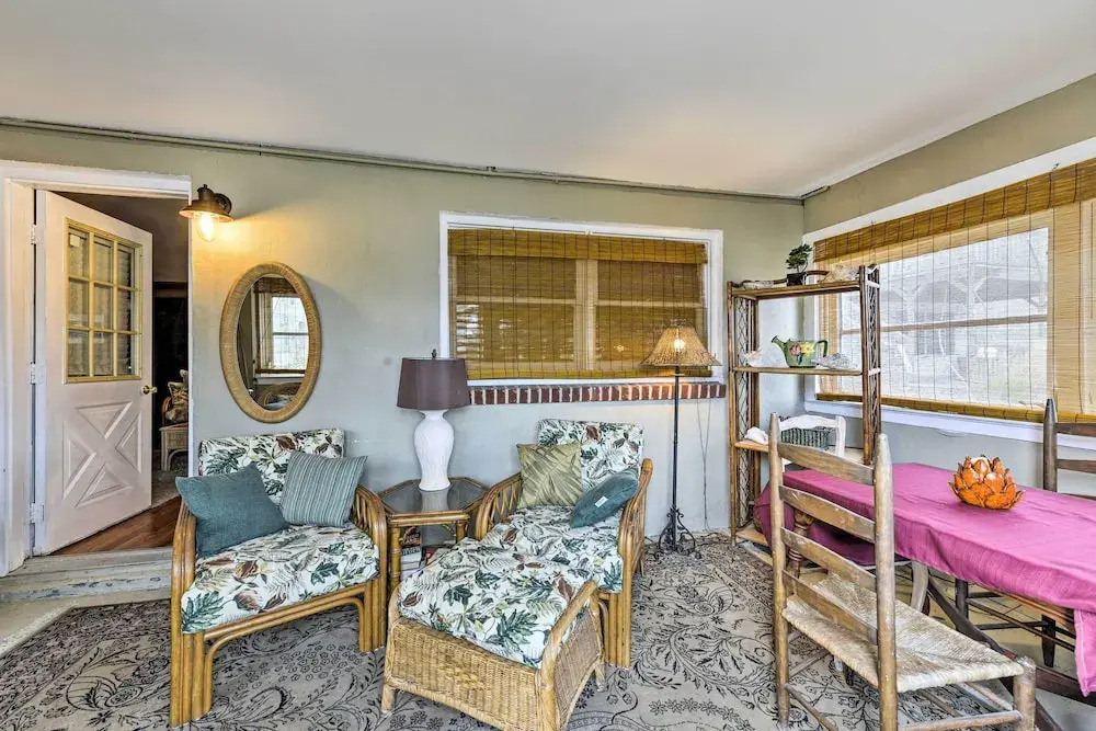 Seaside Park Apt: Outdoor Shower, Walk to Beach!