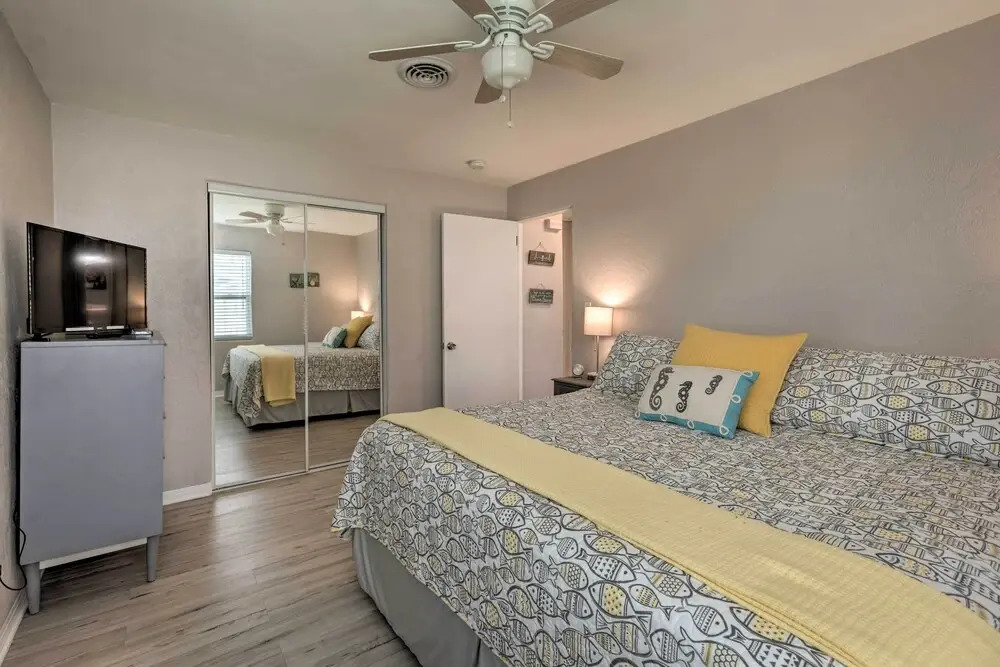 Bright Bungalow With Porch: Walk to Ormond Beach!