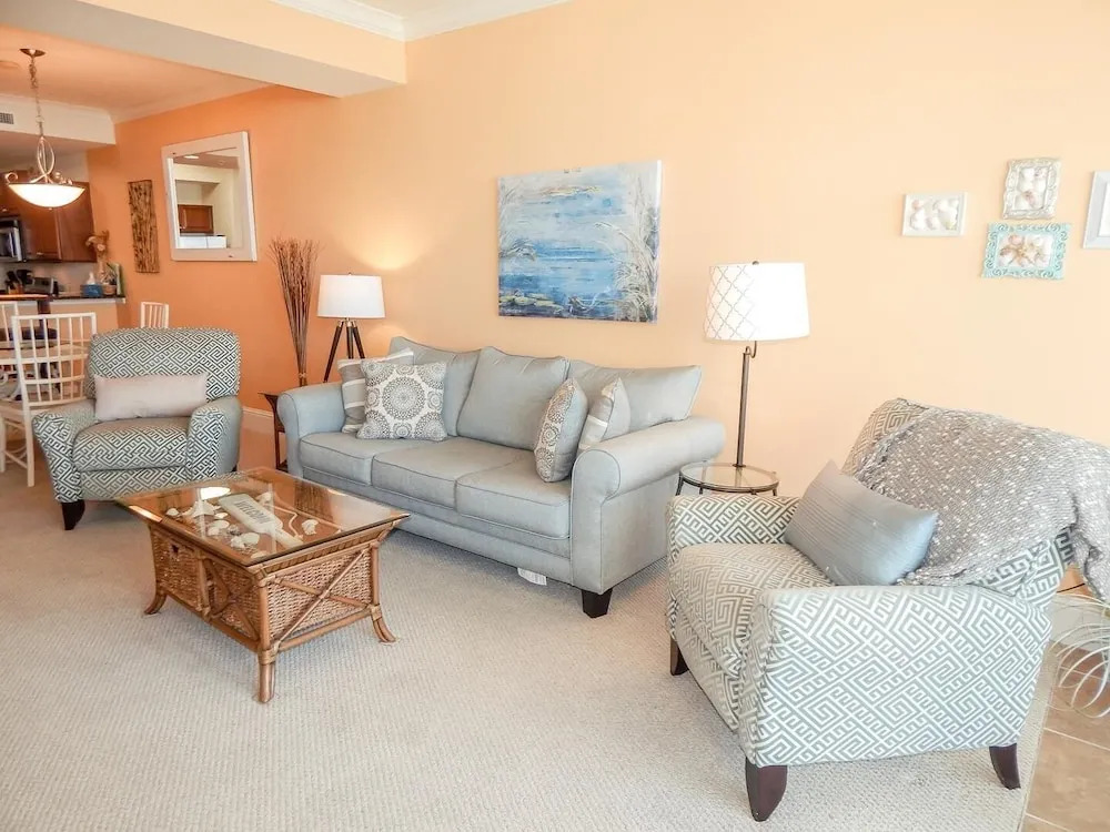 613 Holiday Isle 613 2 Bedroom Condo