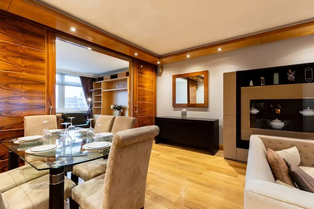 Mayfair Deluxe Apartment