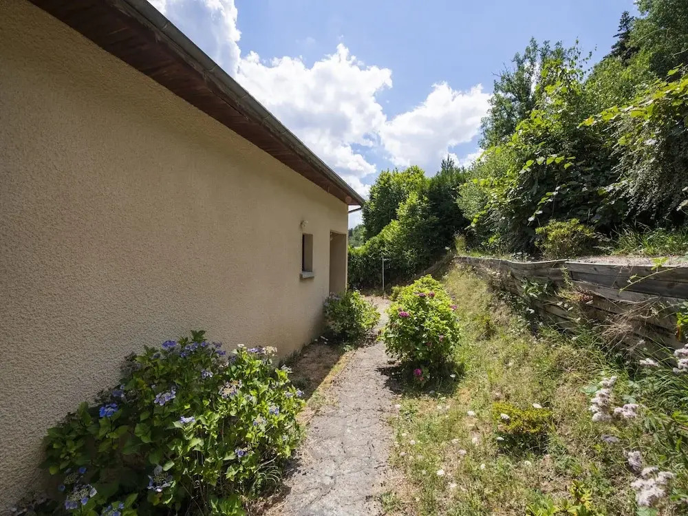 Inviting Holiday Home in Miremont With Garden