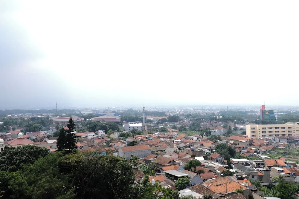 Homey 1Br Apartment At The Edge Bandung