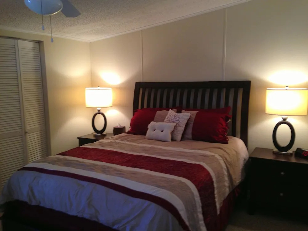 Bring Your Boat Direct Waterfront - Two Bedroom Home