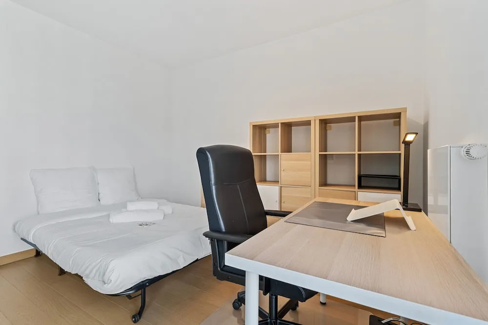 Stylish Apt in Cloche dOr w balconyID233