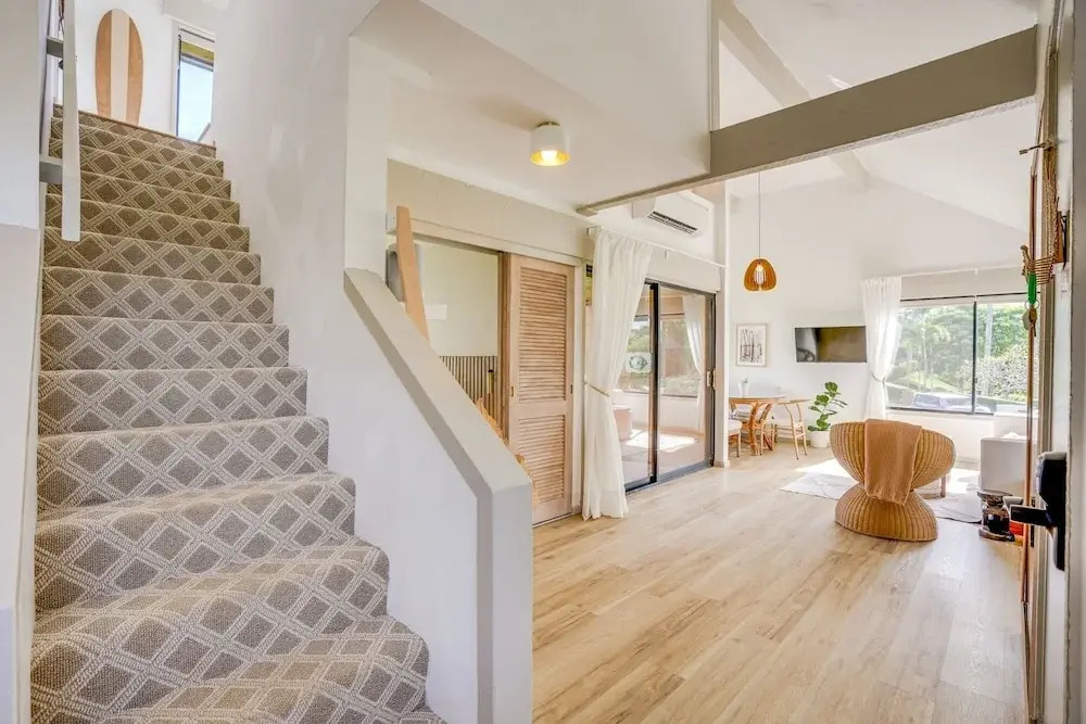 Kahakai Cliffside 2 Bedroom Condo by RedAwning