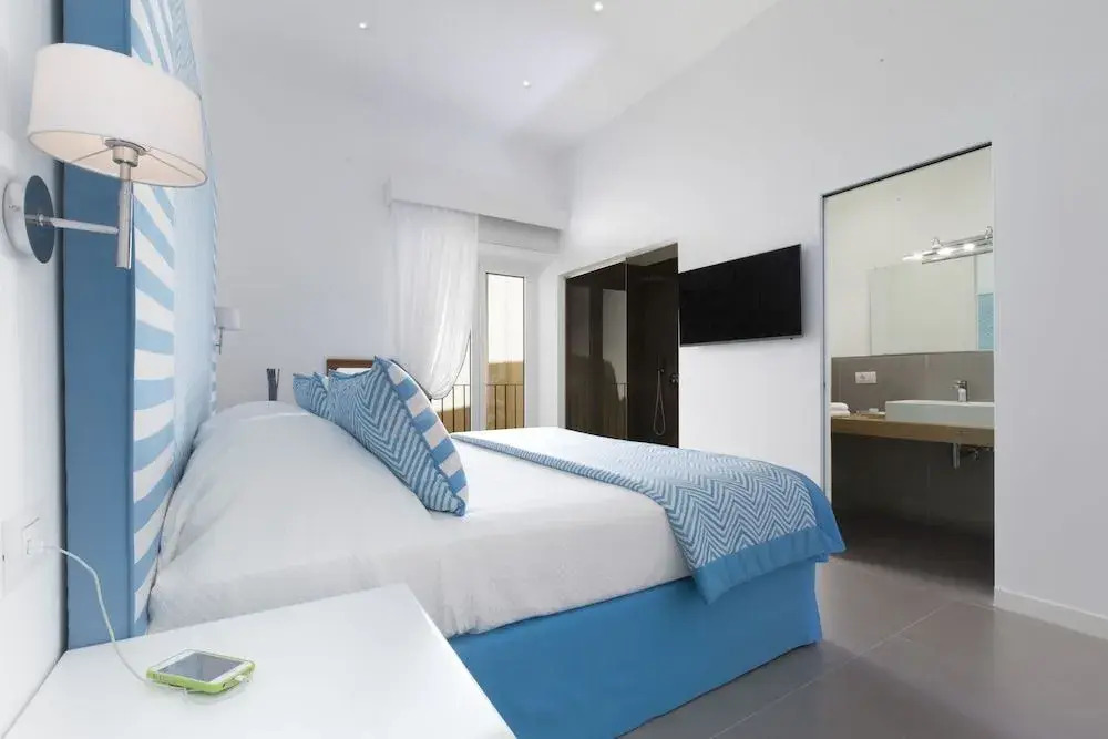 Blue Suite Sorrento Tasso Square