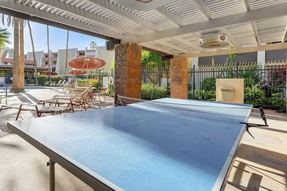 < 1 Mi to Old Town Scottsdale: Condo w/ Patio