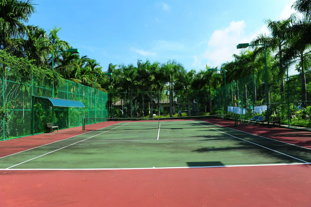 LAzure Resort and Spa