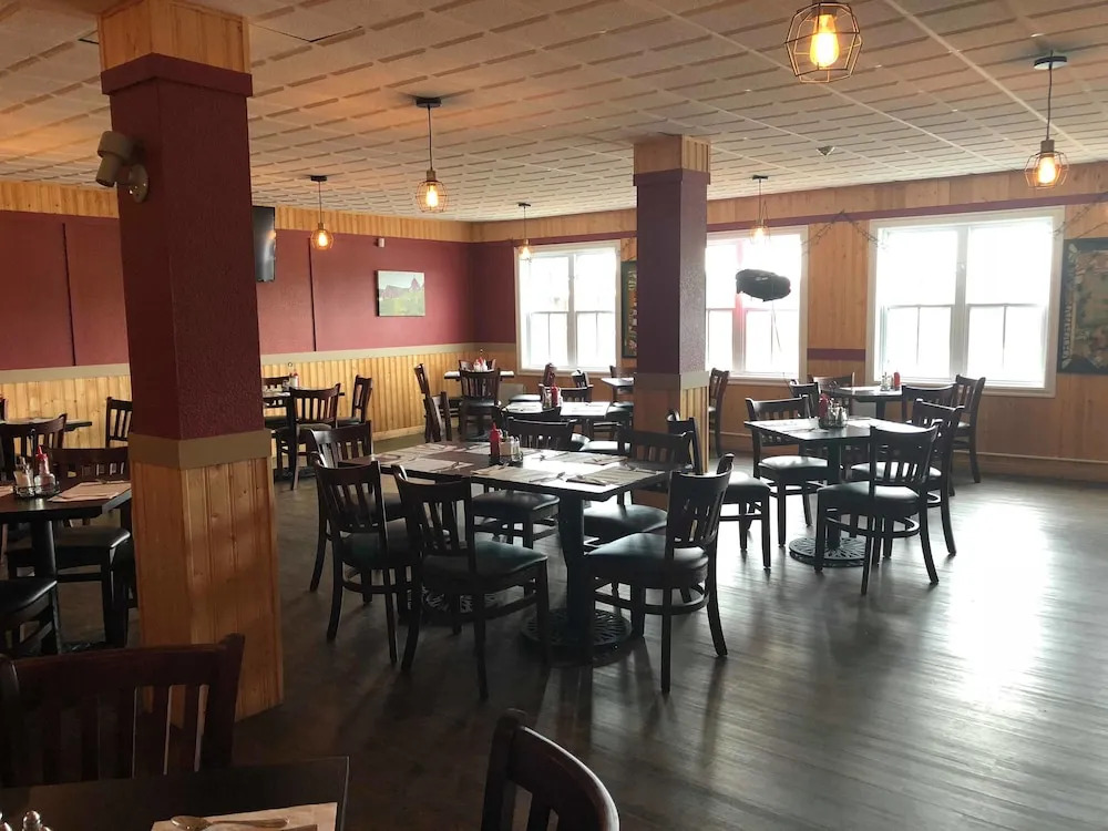 Seaport Inn