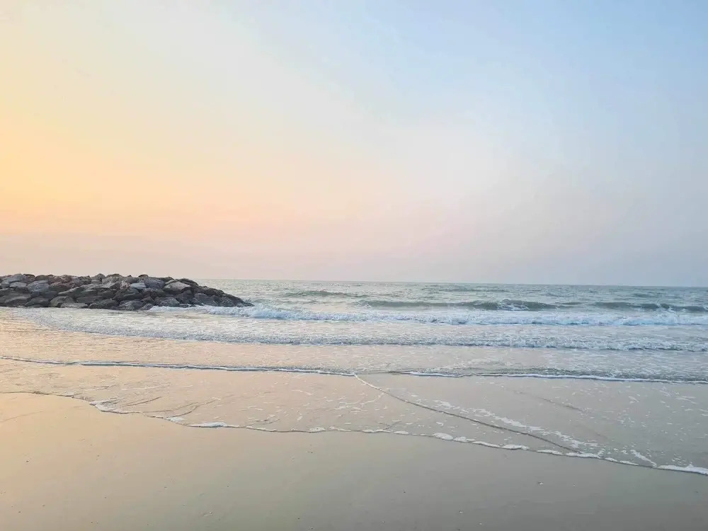 หาดช้างเผือกเจ้าสำราญ Chang Phueak Chao Samran Beach